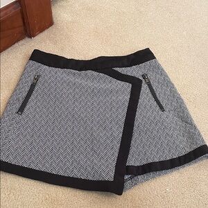 DO+BE Black and White Mini Skirt